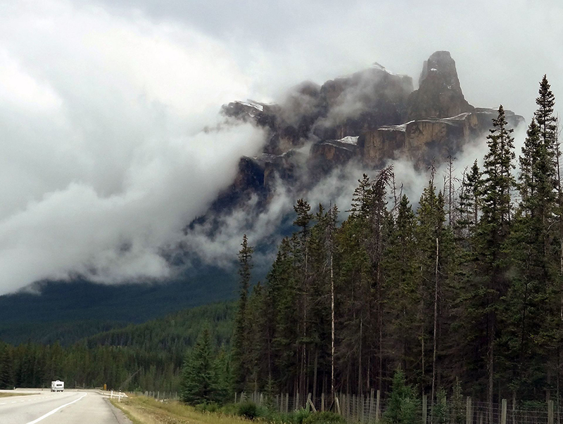 Castle_Mountain_Alberta_with_Eisenhower_Tower