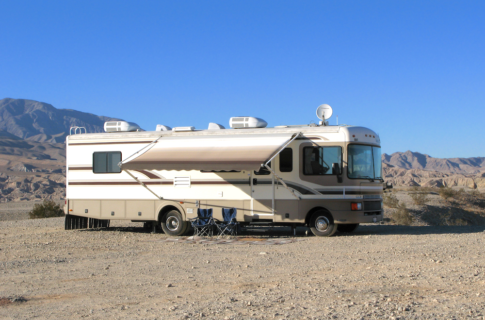 Mobile home in the Californian desert