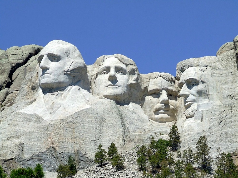 mount-rushmore-902483_1280